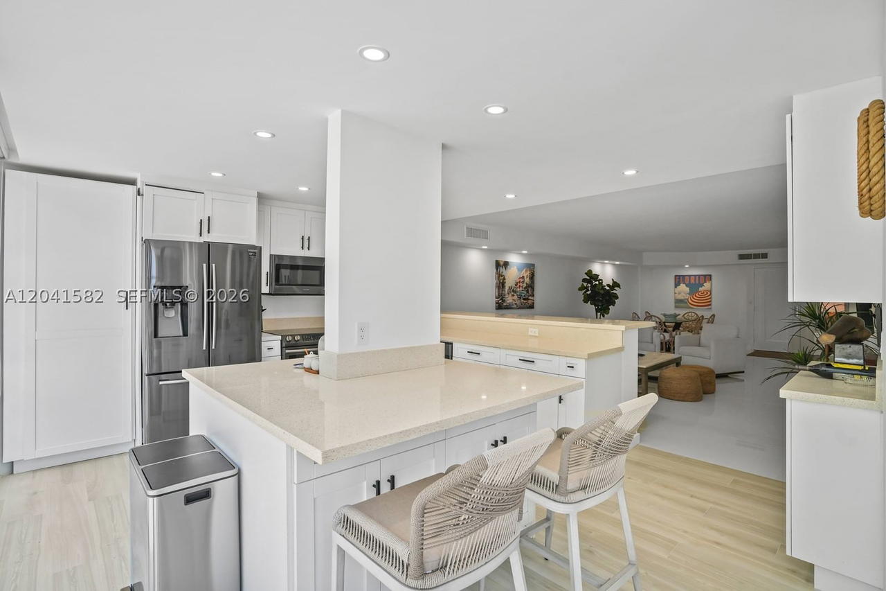 Real estate property located at 6423 Collins Ave #203, Miami-dade, Mar Del Plata Condo, Miami Beach, FL
