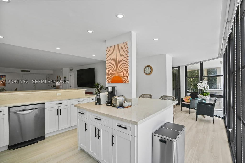 Real estate property located at 6423 Collins Ave #203, Miami-dade, Mar Del Plata Condo, Miami Beach, FL