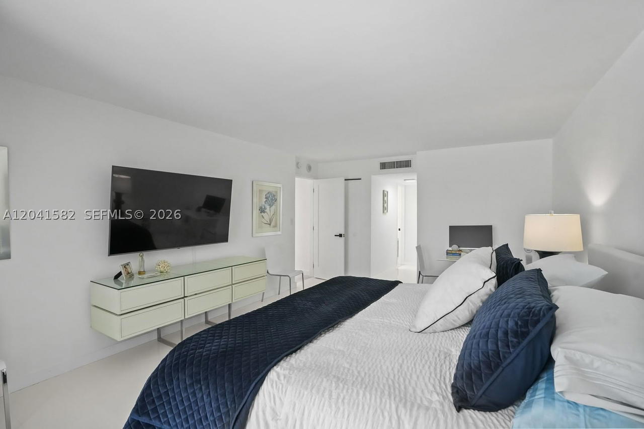 Real estate property located at 6423 Collins Ave #203, Miami-dade, Mar Del Plata Condo, Miami Beach, FL