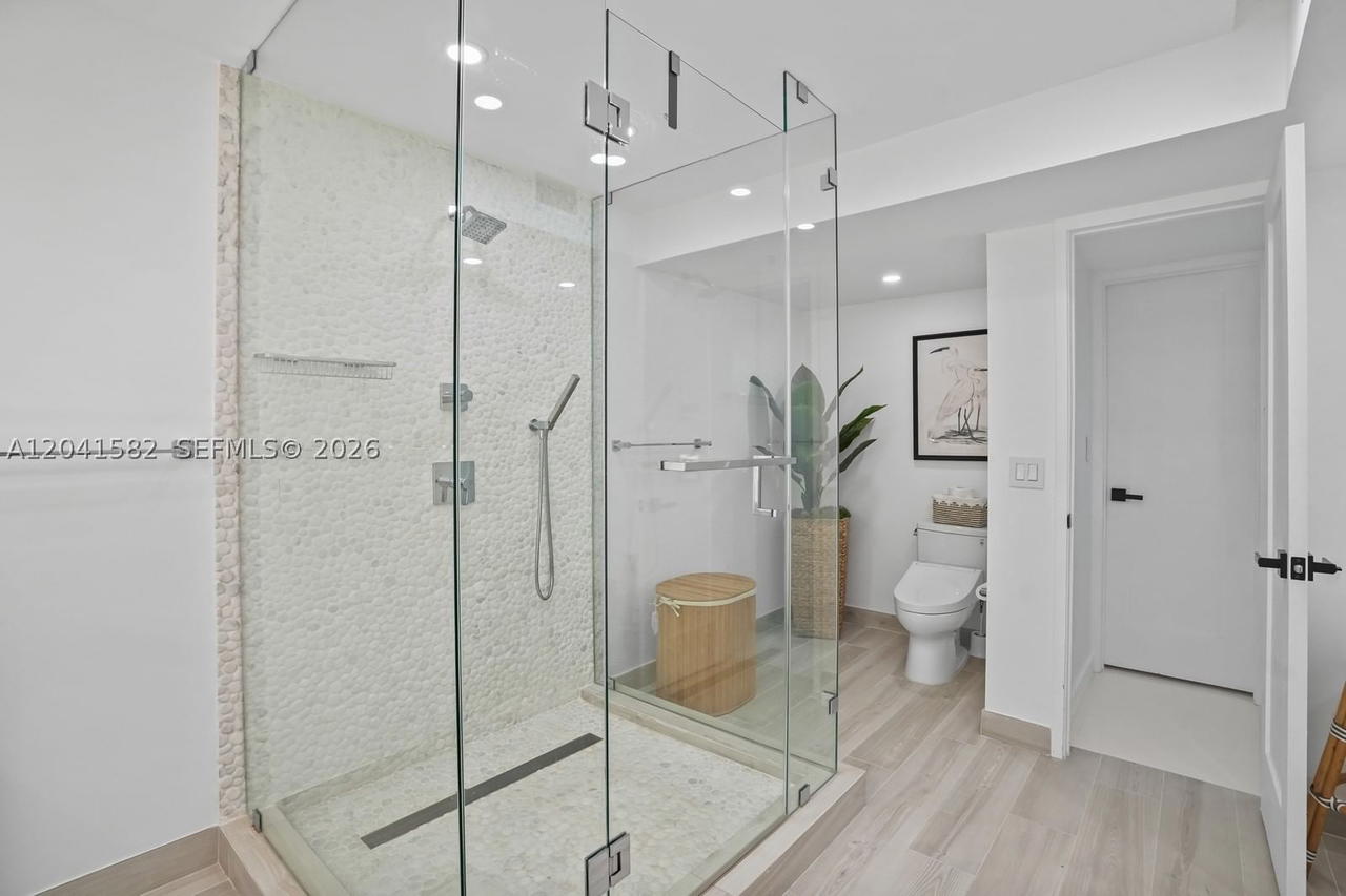 Real estate property located at 6423 Collins Ave #203, Miami-dade, Mar Del Plata Condo, Miami Beach, FL