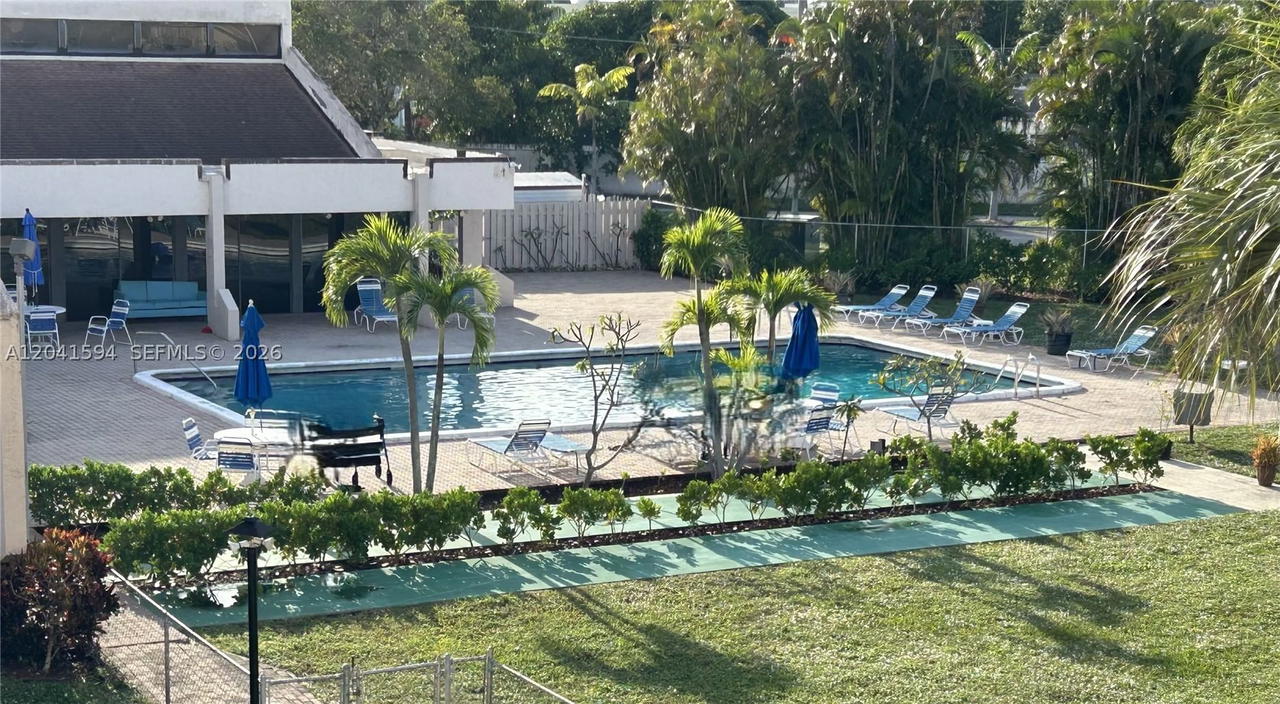 Real estate property located at 2551 Aragon Blvd #310, Broward, Aragon Phase 1a Condo, Sunrise, FL