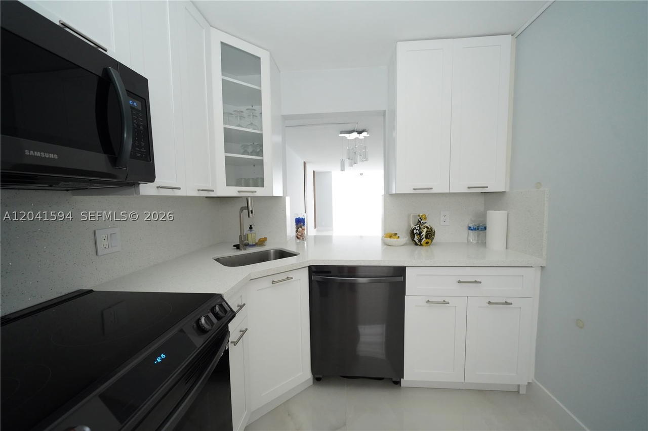 Real estate property located at 2551 Aragon Blvd #310, Broward, Aragon Phase 1a Condo, Sunrise, FL