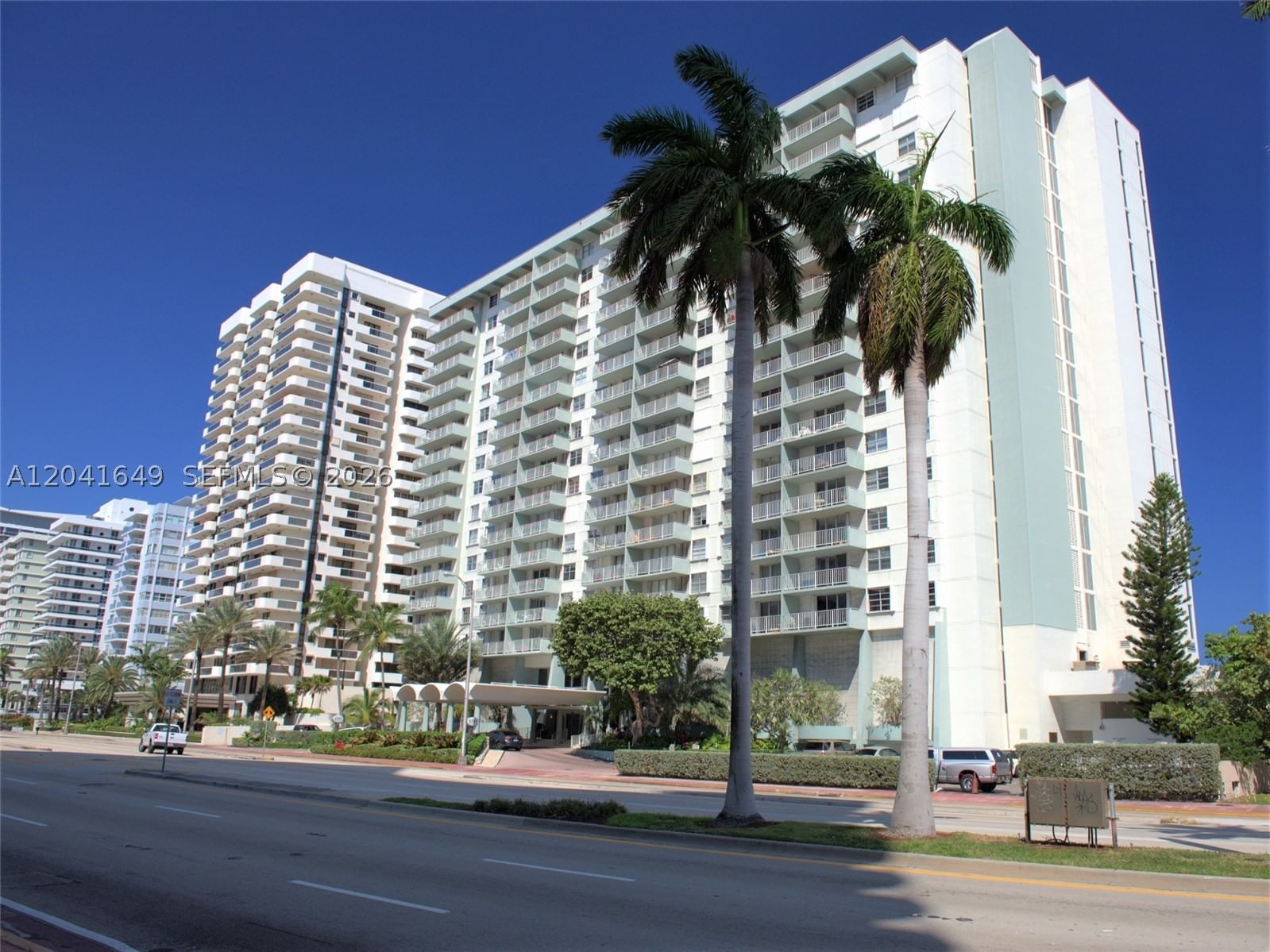 Real estate property located at 5701 Collins Ave #619, Miami-dade, Arlen Beach Condo, Miami Beach, FL