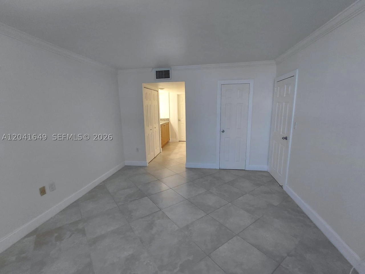 Real estate property located at 5701 Collins Ave #619, Miami-dade, Arlen Beach Condo, Miami Beach, FL