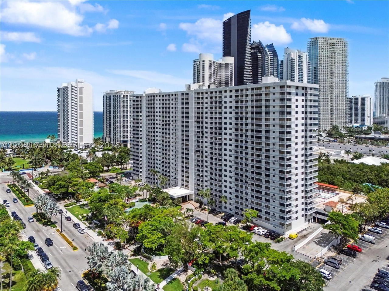 Real estate property located at 210 174th St #405, Miami-dade, Winston Towers 600 Condo, Sunny Isles Beach, FL