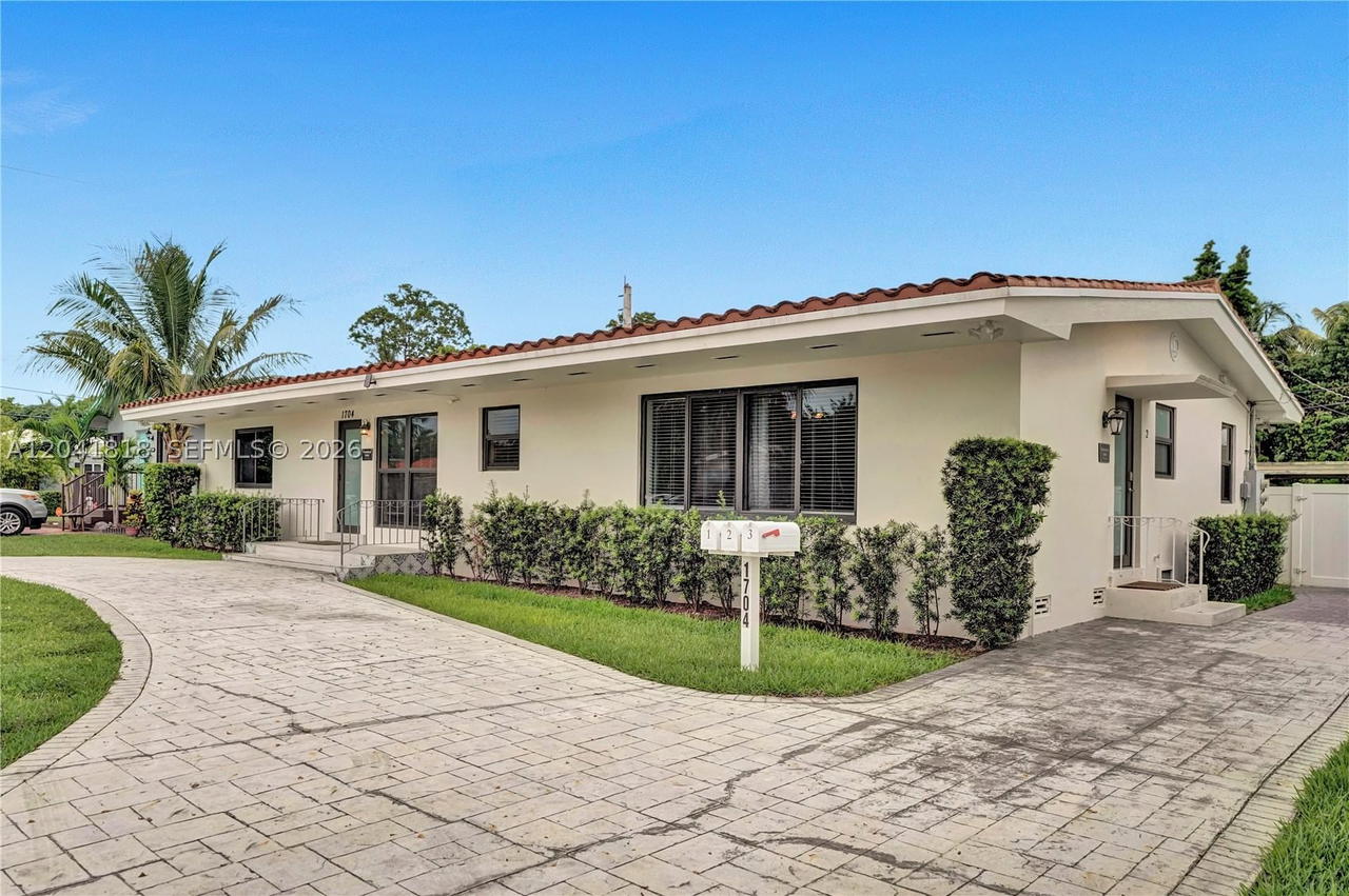 Real estate property located at 1704 Rodman St, Broward, Hollywood South Side Add, Hollywood, FL