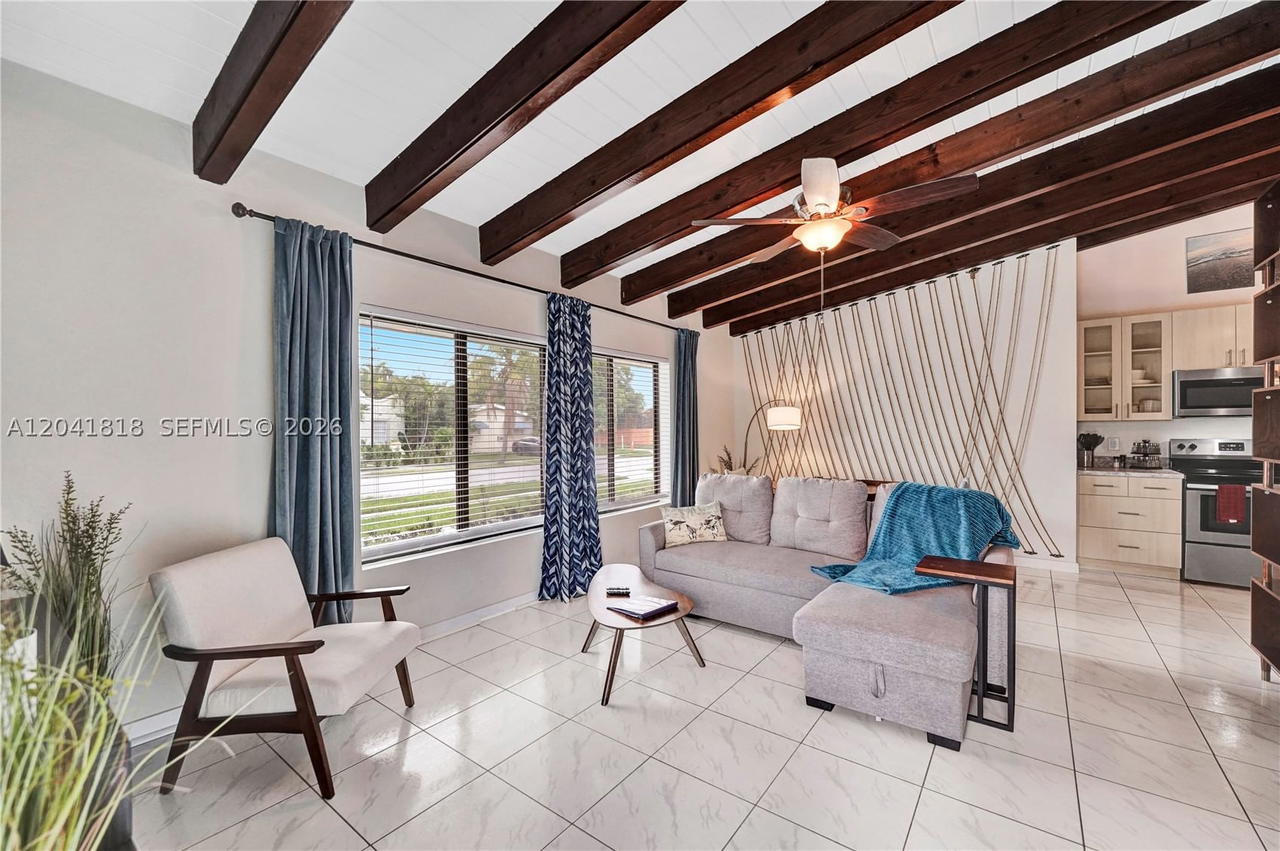 Real estate property located at 1704 Rodman St, Broward, Hollywood South Side Add, Hollywood, FL