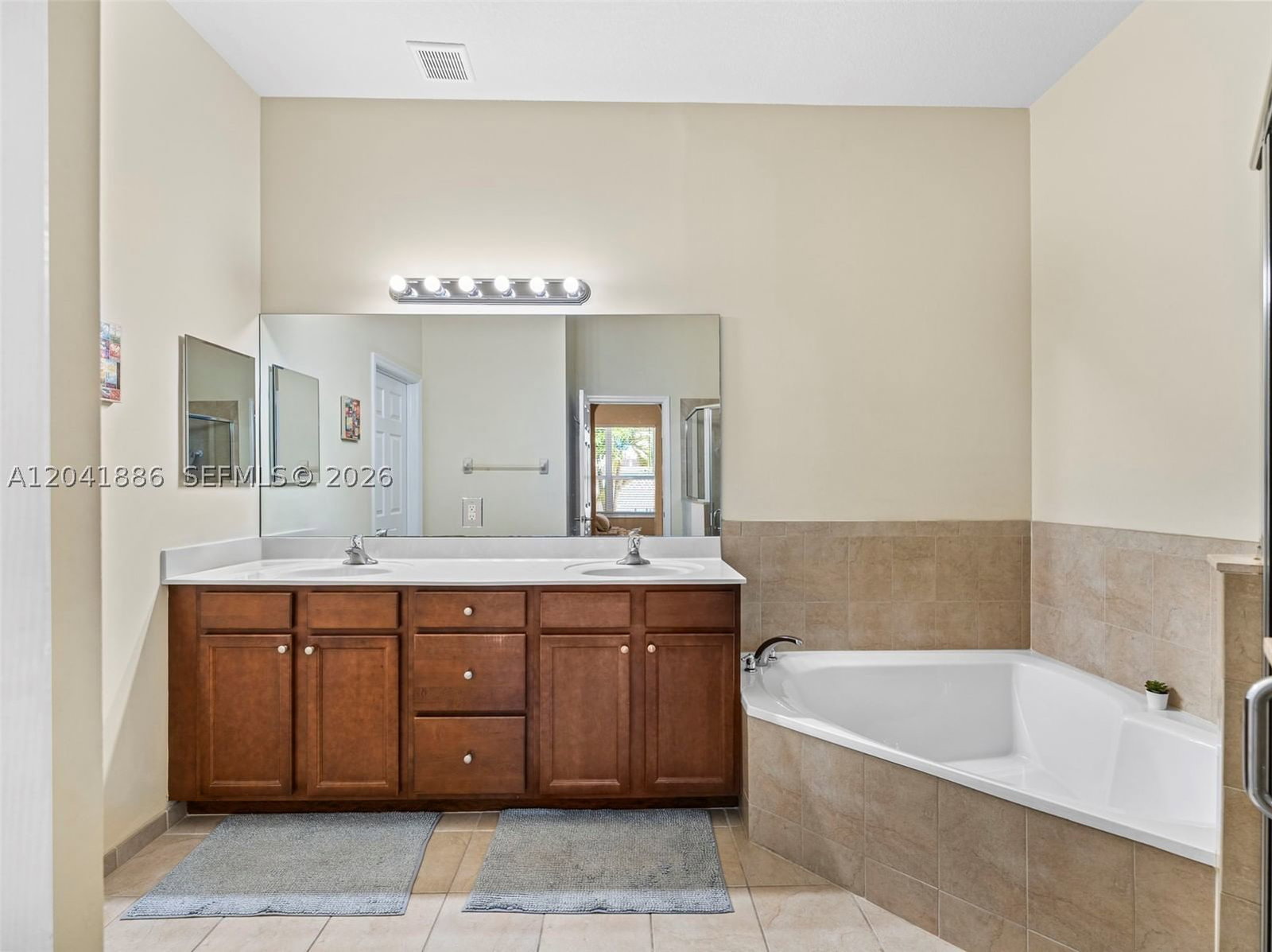 Real estate property located at 9171 172nd Ave, Miami-dade, Kendall Commons Residenti, Miami, FL