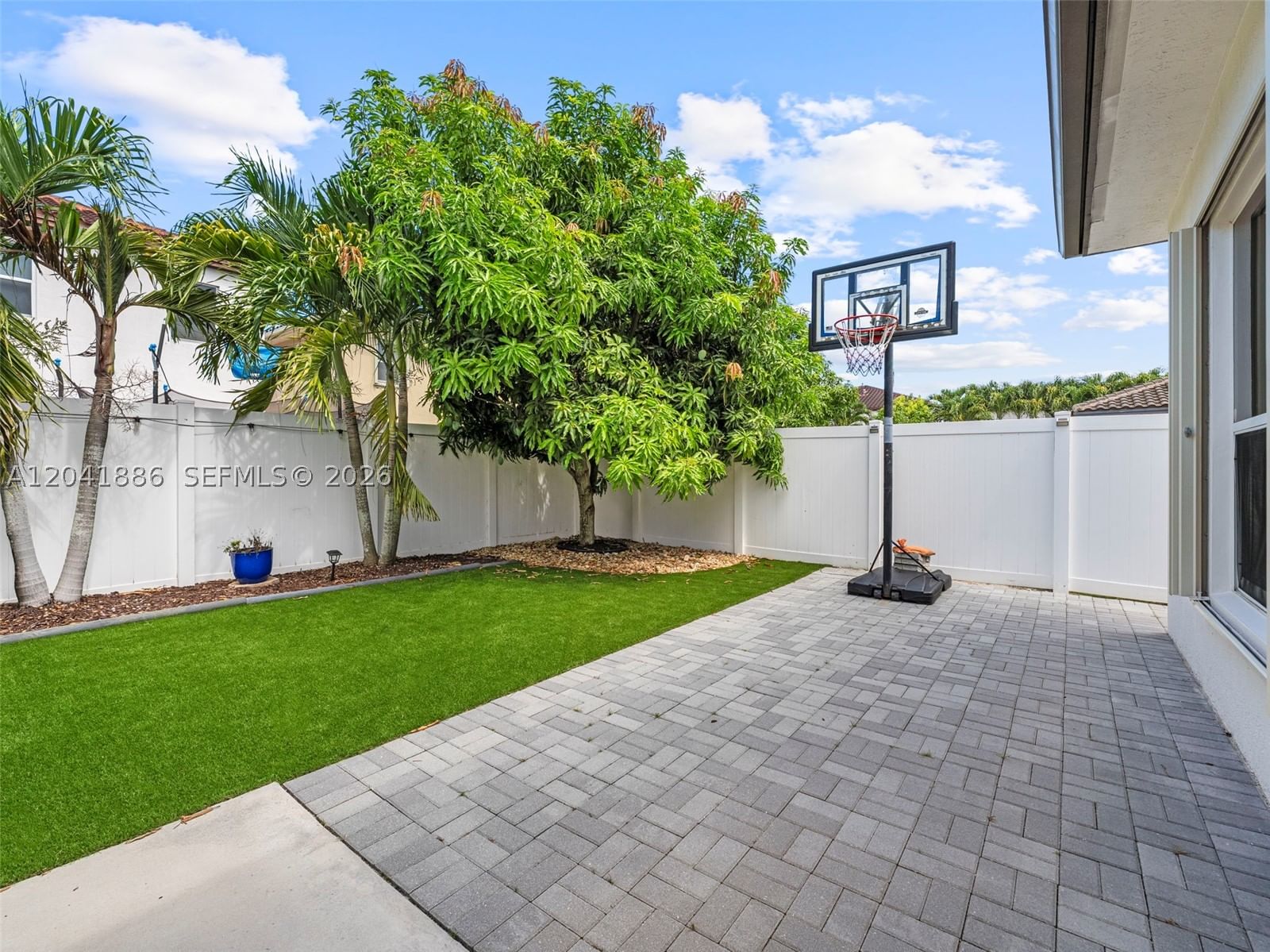 Real estate property located at 9171 172nd Ave, Miami-dade, Kendall Commons Residenti, Miami, FL