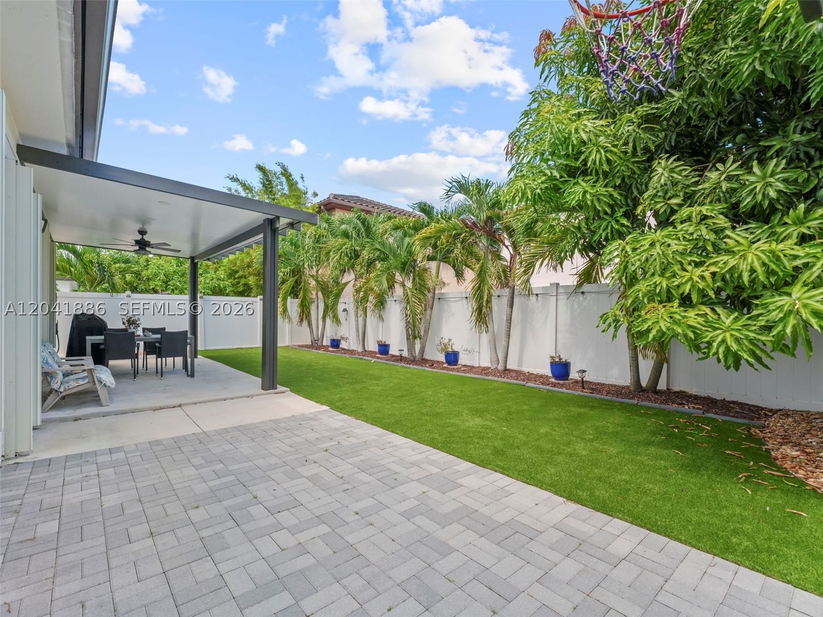 Real estate property located at 9171 172nd Ave, Miami-dade, Kendall Commons Residenti, Miami, FL