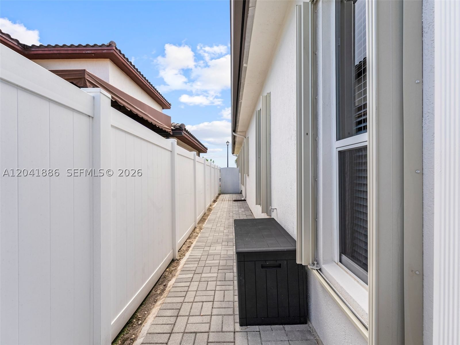 Real estate property located at 9171 172nd Ave, Miami-dade, Kendall Commons Residenti, Miami, FL