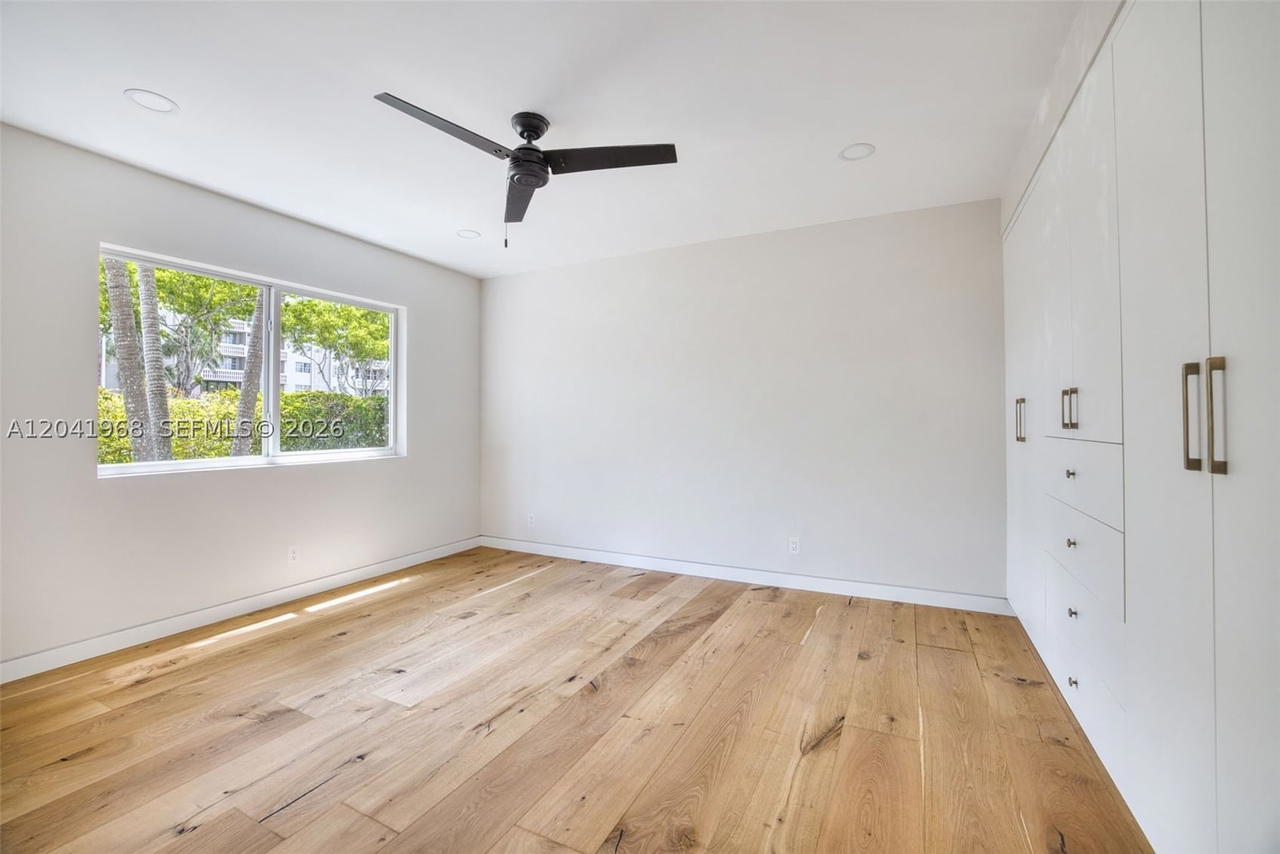 Real estate property located at 100 Edgewater Dr #142, Miami-dade, Waters Edge Of Coral Gabl, Coral Gables, FL