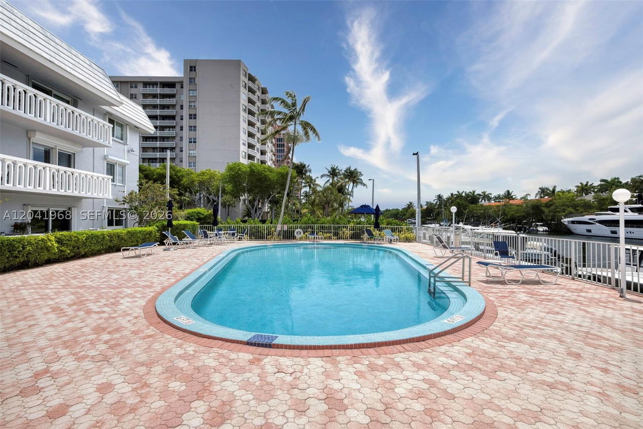 Real estate property located at 100 Edgewater Dr #142, Miami-dade, Waters Edge Of Coral Gabl, Coral Gables, FL