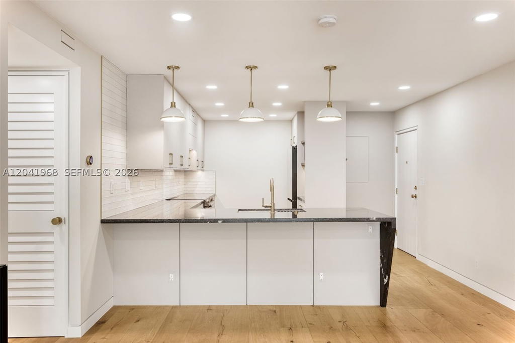 Real estate property located at 100 Edgewater Dr #142, Miami-dade, Waters Edge Of Coral Gabl, Coral Gables, FL