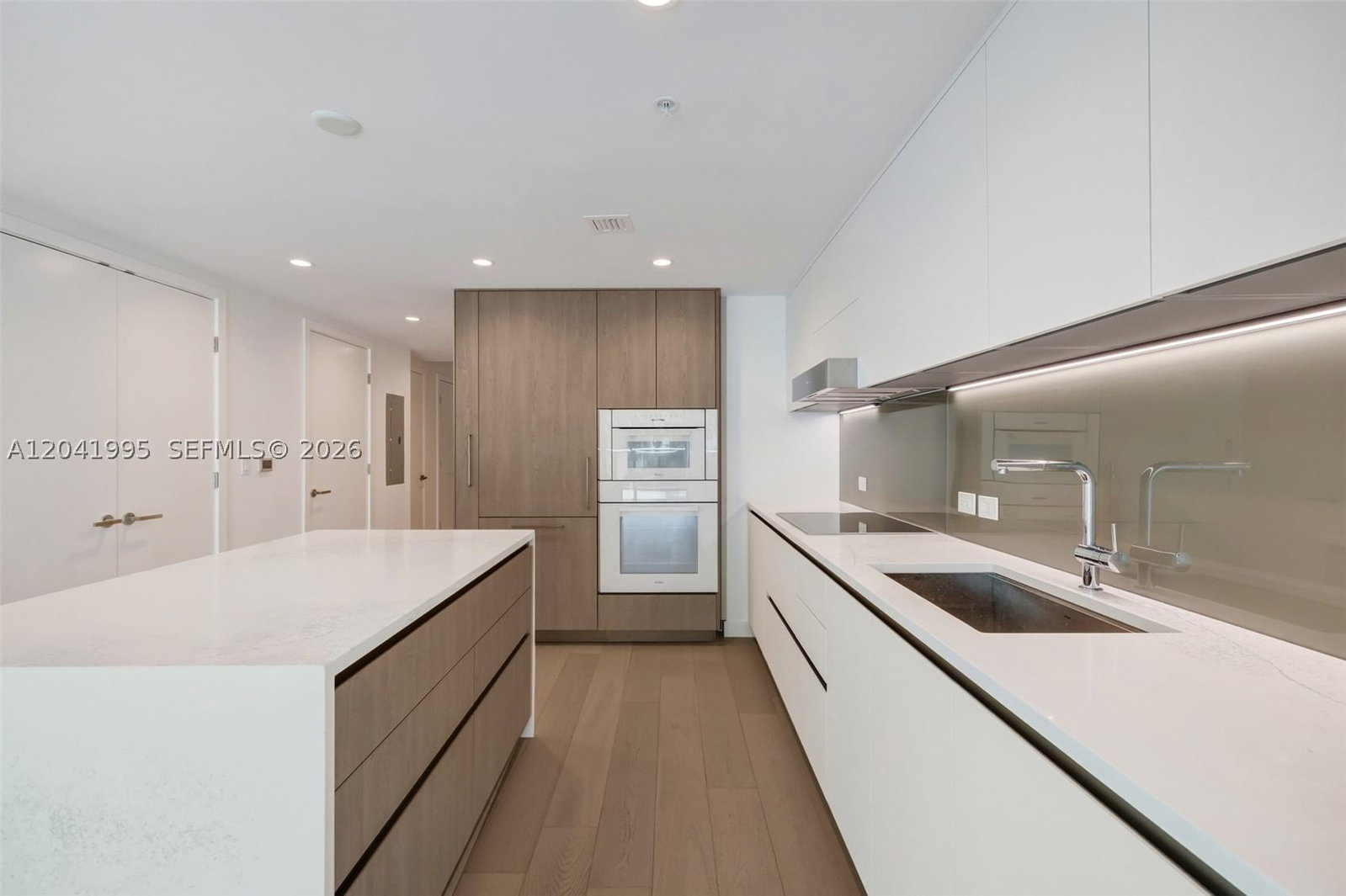 Real estate property located at 9221 Bay Harbor Drive #210, Miami-dade, La Baia Bay Harbor Islands, Bay Harbor Islands, FL