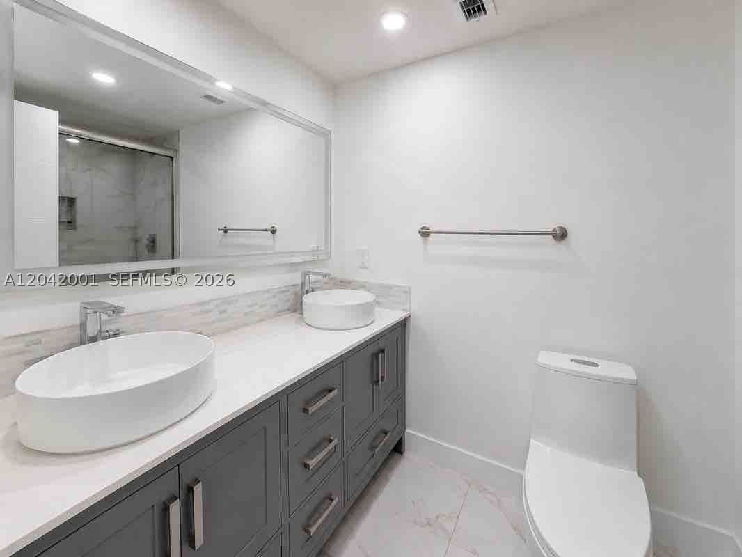 Real estate property located at 500 Bayview Dr #232, Miami-dade, Arlen House West Condo, Sunny Isles Beach, FL