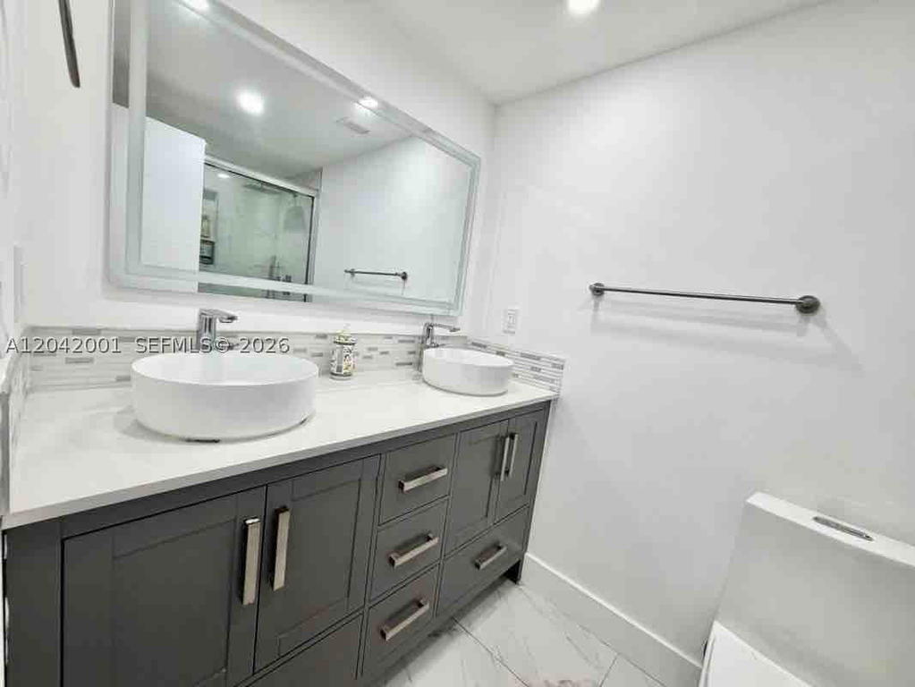 Real estate property located at 500 Bayview Dr #232, Miami-dade, Arlen House West Condo, Sunny Isles Beach, FL