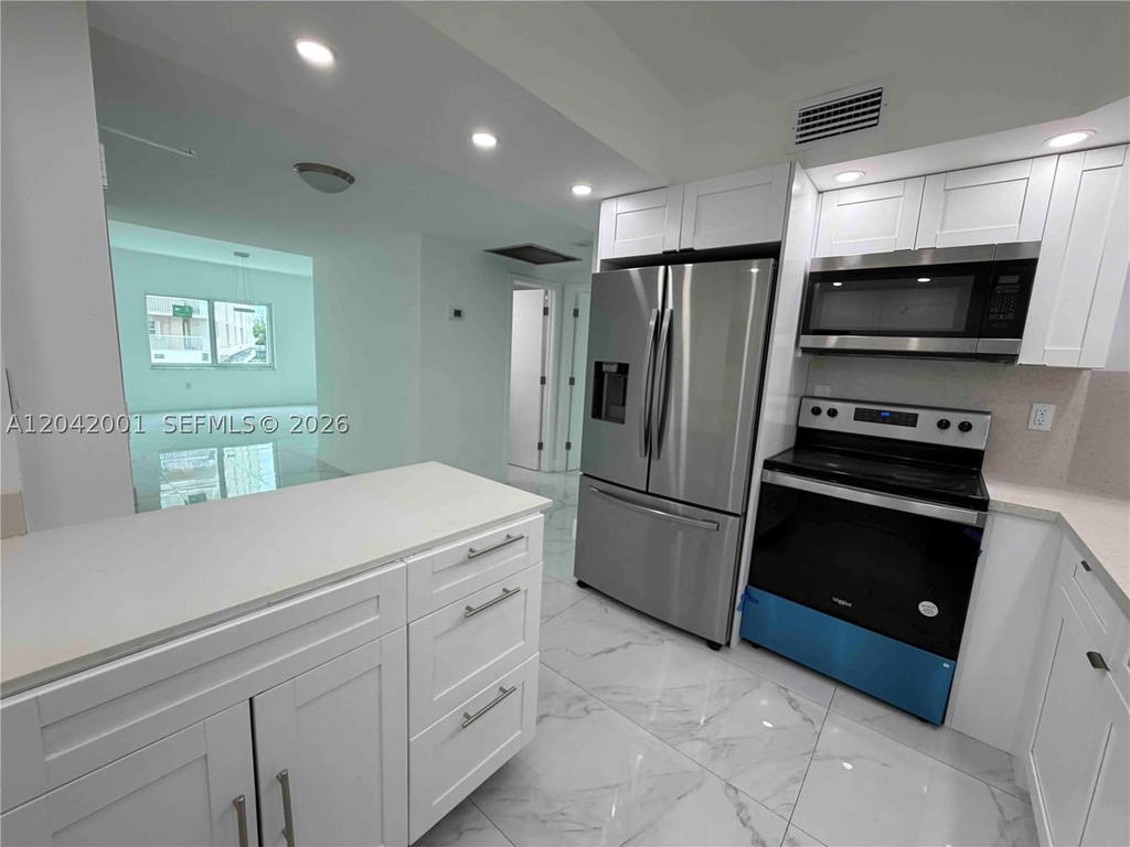 Real estate property located at 500 Bayview Dr #232, Miami-dade, Arlen House West Condo, Sunny Isles Beach, FL