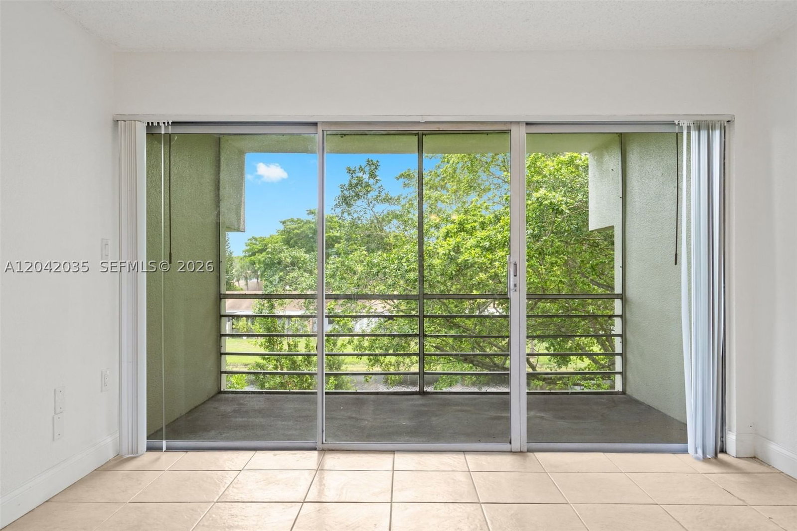 Real estate property located at 4215 University Dr #305, Broward, Springcrest Condo, Sunrise, FL