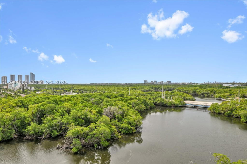 Real estate property located at 16385 Biscayne Blvd #1020, Miami-dade, The Harbour South Condo, North Miami Beach, FL