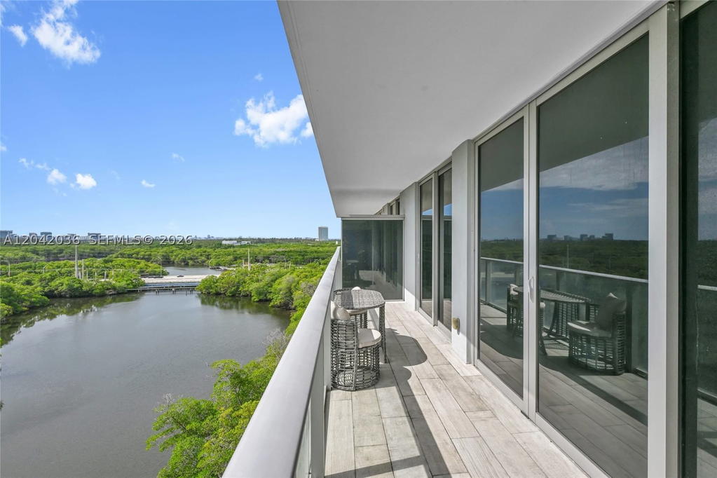 Real estate property located at 16385 Biscayne Blvd #1020, Miami-dade, The Harbour South Condo, North Miami Beach, FL