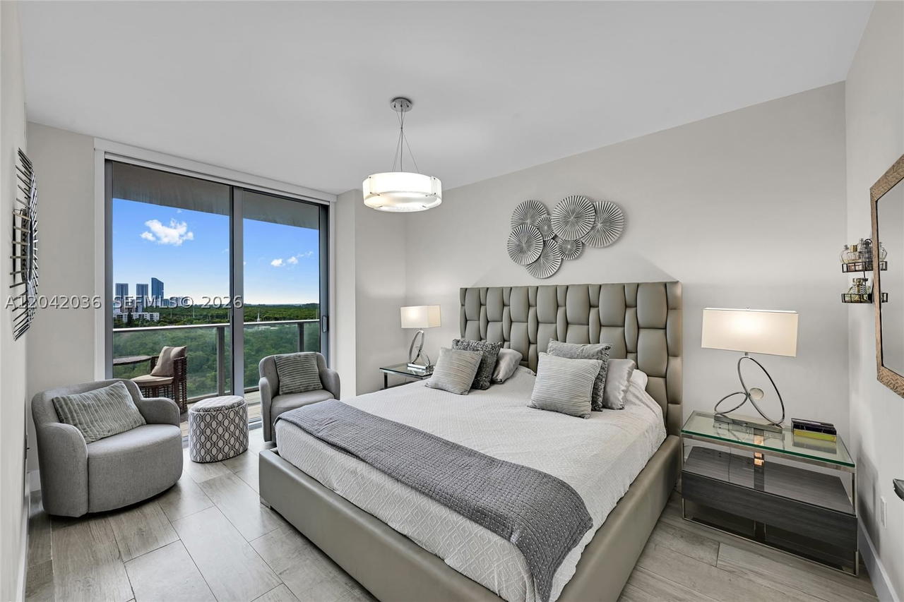 Real estate property located at 16385 Biscayne Blvd #1020, Miami-dade, The Harbour South Condo, North Miami Beach, FL
