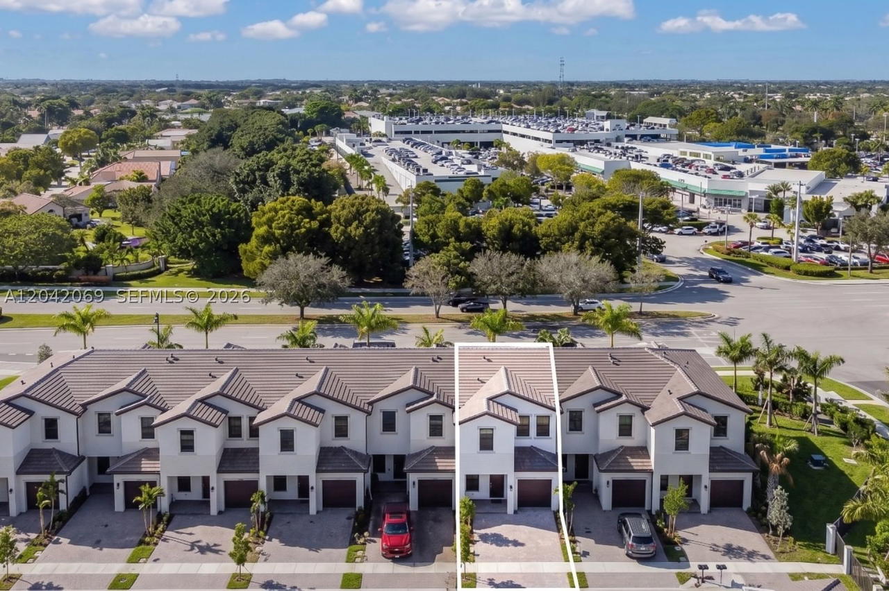Real estate property located at 250 159th Ln, Broward, Sunset Pines, Pembroke Pines, FL