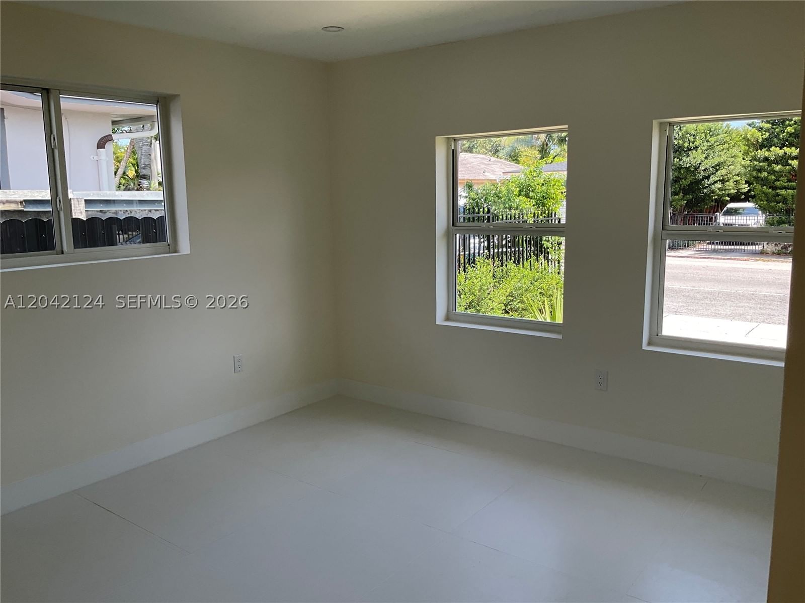 Real estate property located at 2315 3rd St, Miami-dade, Glenroyal Sub, Miami, FL