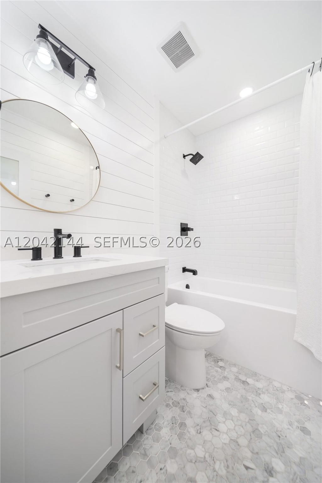 Real estate property located at 11855 102nd St, Miami-dade, Amaretto, Miami, FL