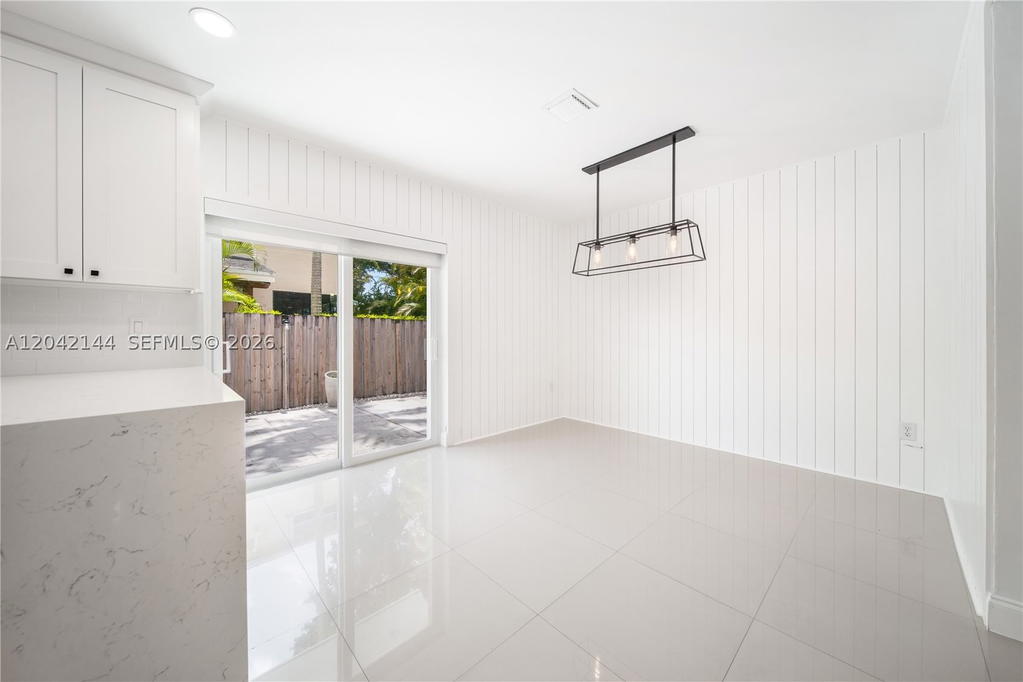 Real estate property located at 11855 102nd St, Miami-dade, Amaretto, Miami, FL