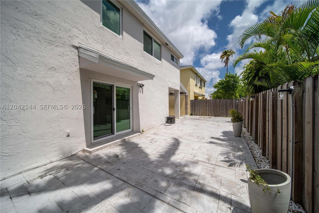 Real estate property located at 11855 102nd St, Miami-dade, Amaretto, Miami, FL