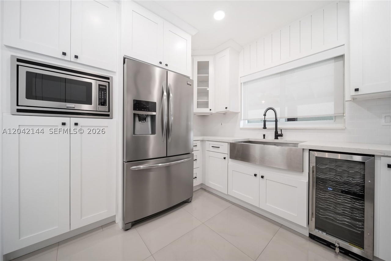 Real estate property located at 11855 102nd St, Miami-dade, Amaretto, Miami, FL