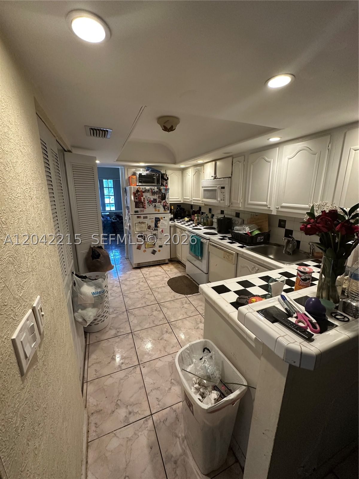 Real estate property located at 2700 47th Ter #1001, Broward, Colonies Condo, Lauderdale Lakes, FL