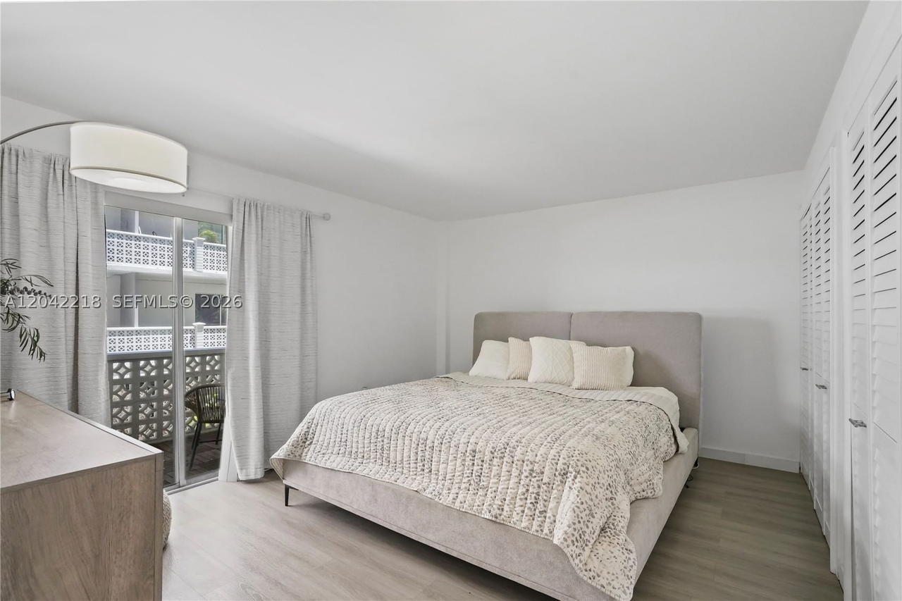 Real estate property located at 1614 West Ave #203, Miami-dade, Twin Towers Condo, Miami Beach, FL