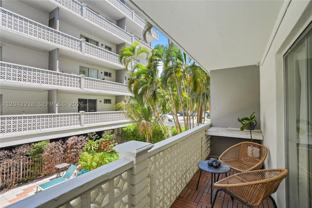 Real estate property located at 1614 West Ave #203, Miami-dade, Twin Towers Condo, Miami Beach, FL