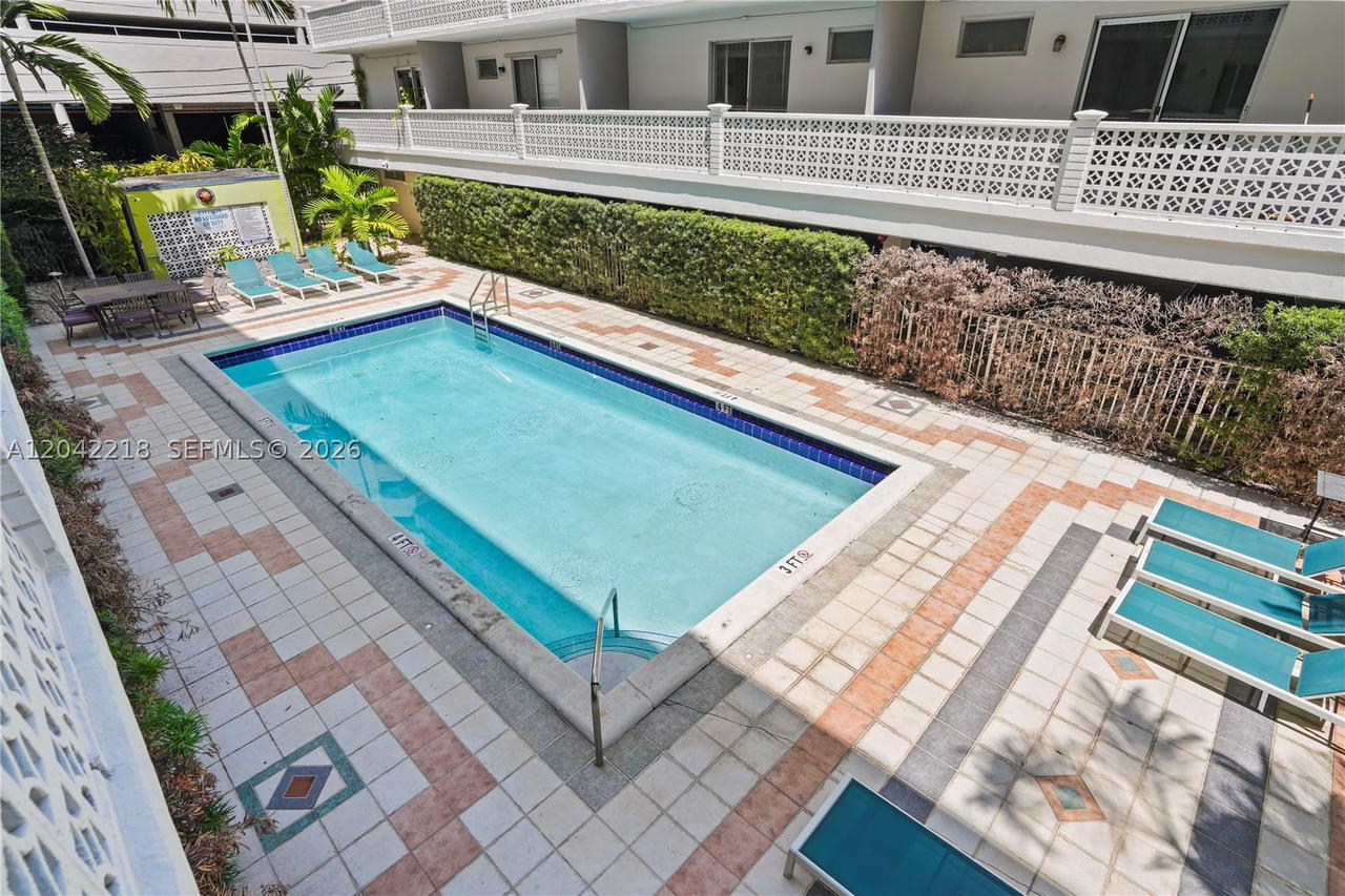 Real estate property located at 1614 West Ave #203, Miami-dade, Twin Towers Condo, Miami Beach, FL