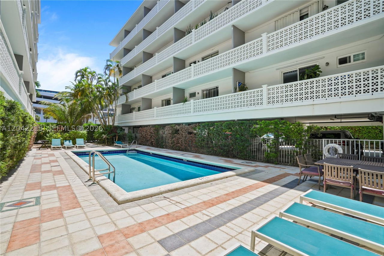 Real estate property located at 1614 West Ave #203, Miami-dade, Twin Towers Condo, Miami Beach, FL