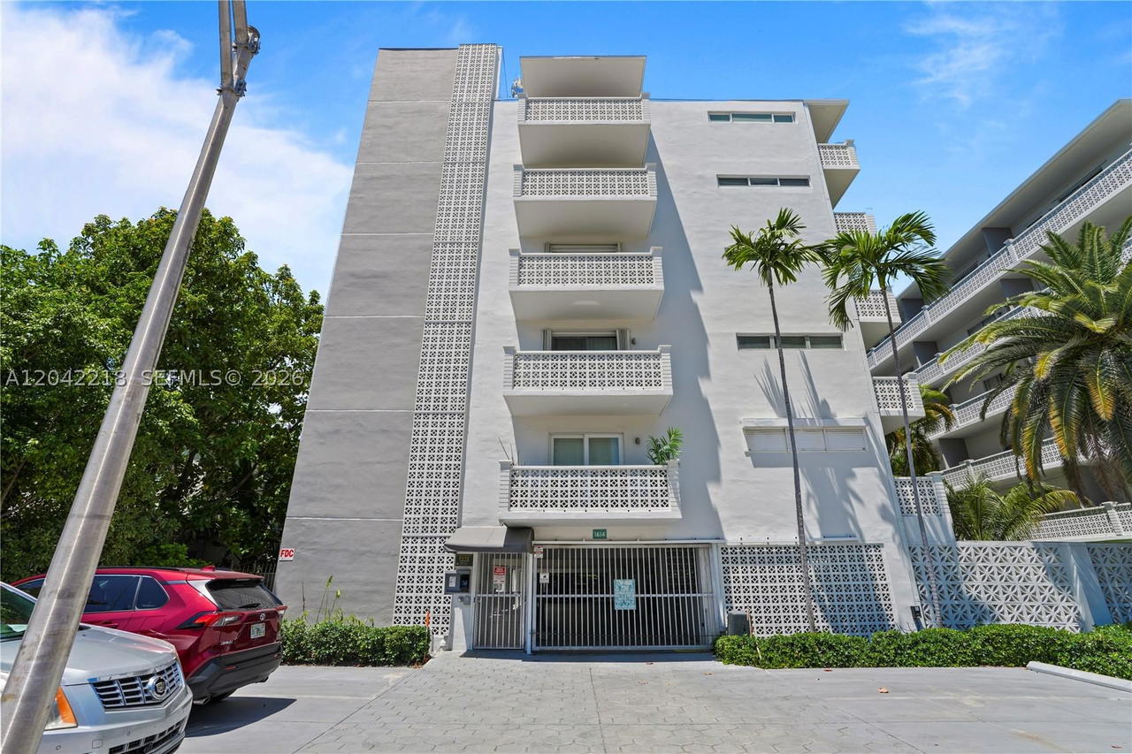 Real estate property located at 1614 West Ave #203, Miami-dade, Twin Towers Condo, Miami Beach, FL