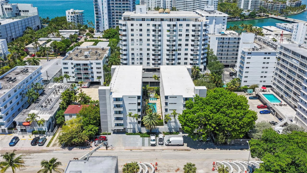 Real estate property located at 1614 West Ave #203, Miami-dade, Twin Towers Condo, Miami Beach, FL