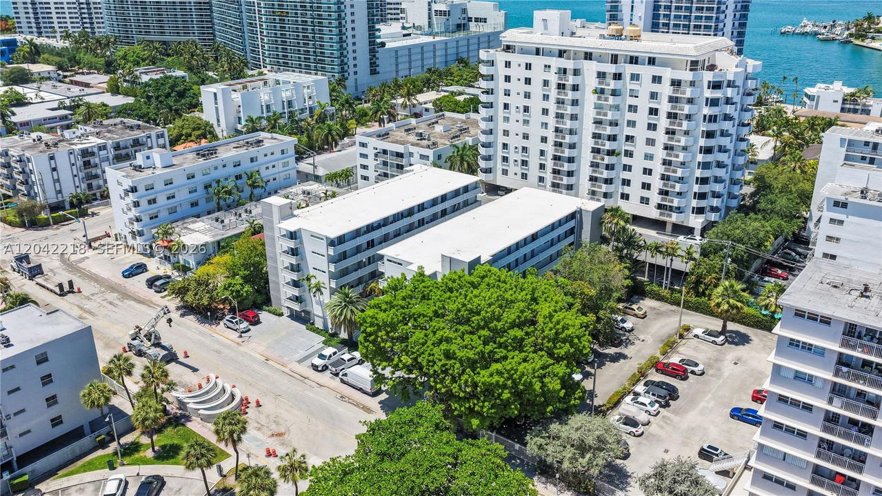 Real estate property located at 1614 West Ave #203, Miami-dade, Twin Towers Condo, Miami Beach, FL