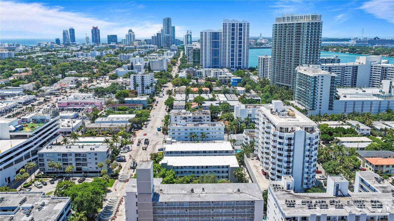 Real estate property located at 1614 West Ave #203, Miami-dade, Twin Towers Condo, Miami Beach, FL
