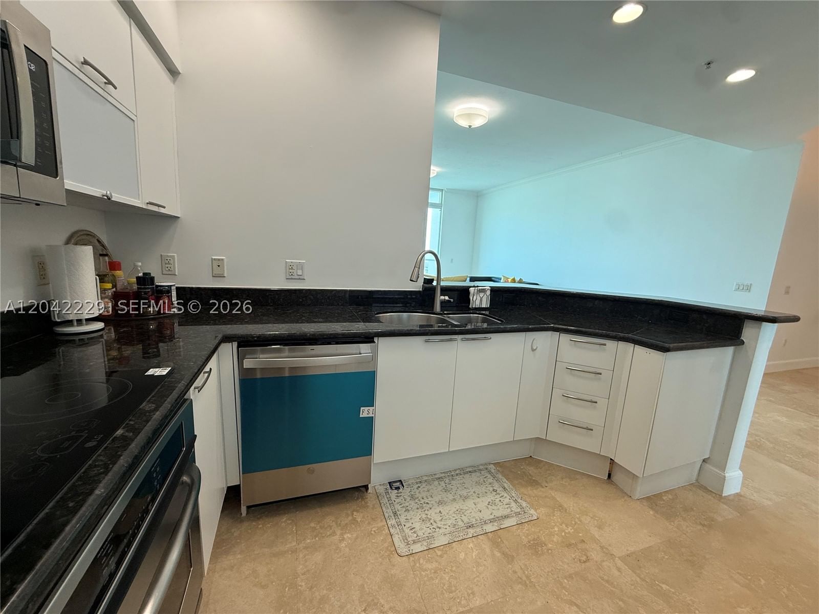 Real estate property located at 15051 Royal Oaks Ln #2601, Miami-dade, The Oaks I Condo, North Miami, FL