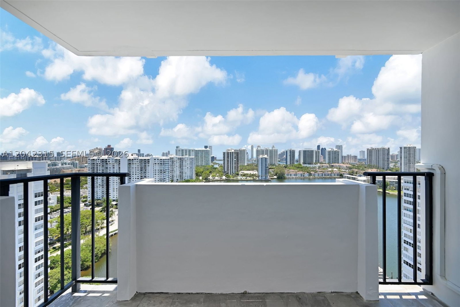 Real estate property located at 2750 183rd St #2410, Miami-dade, Commodore Plaza Condo, Aventura, FL