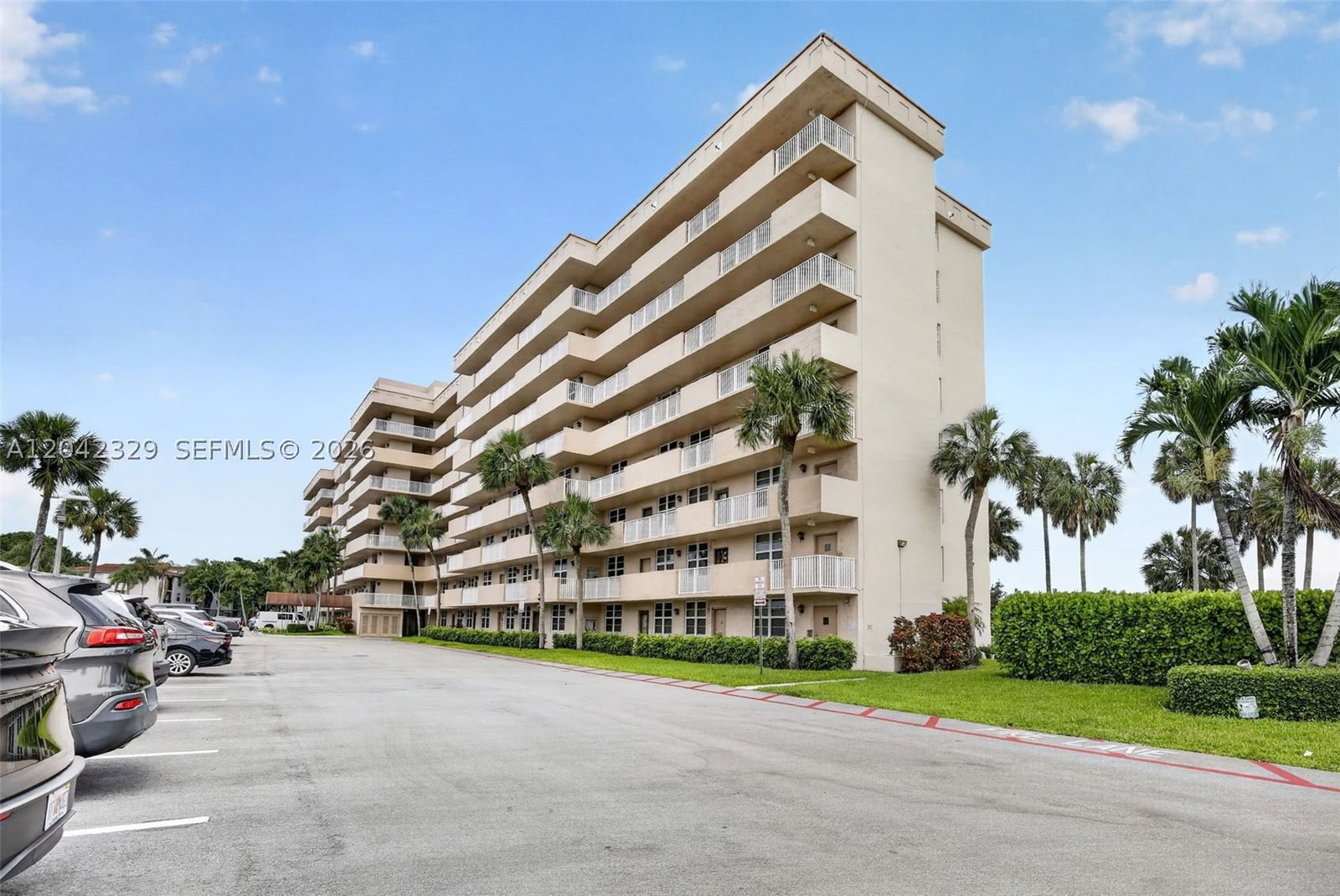 Real estate property located at 250 Jacaranda Dr #411, Broward, Coronado At Jacaranda Pha, Plantation, FL