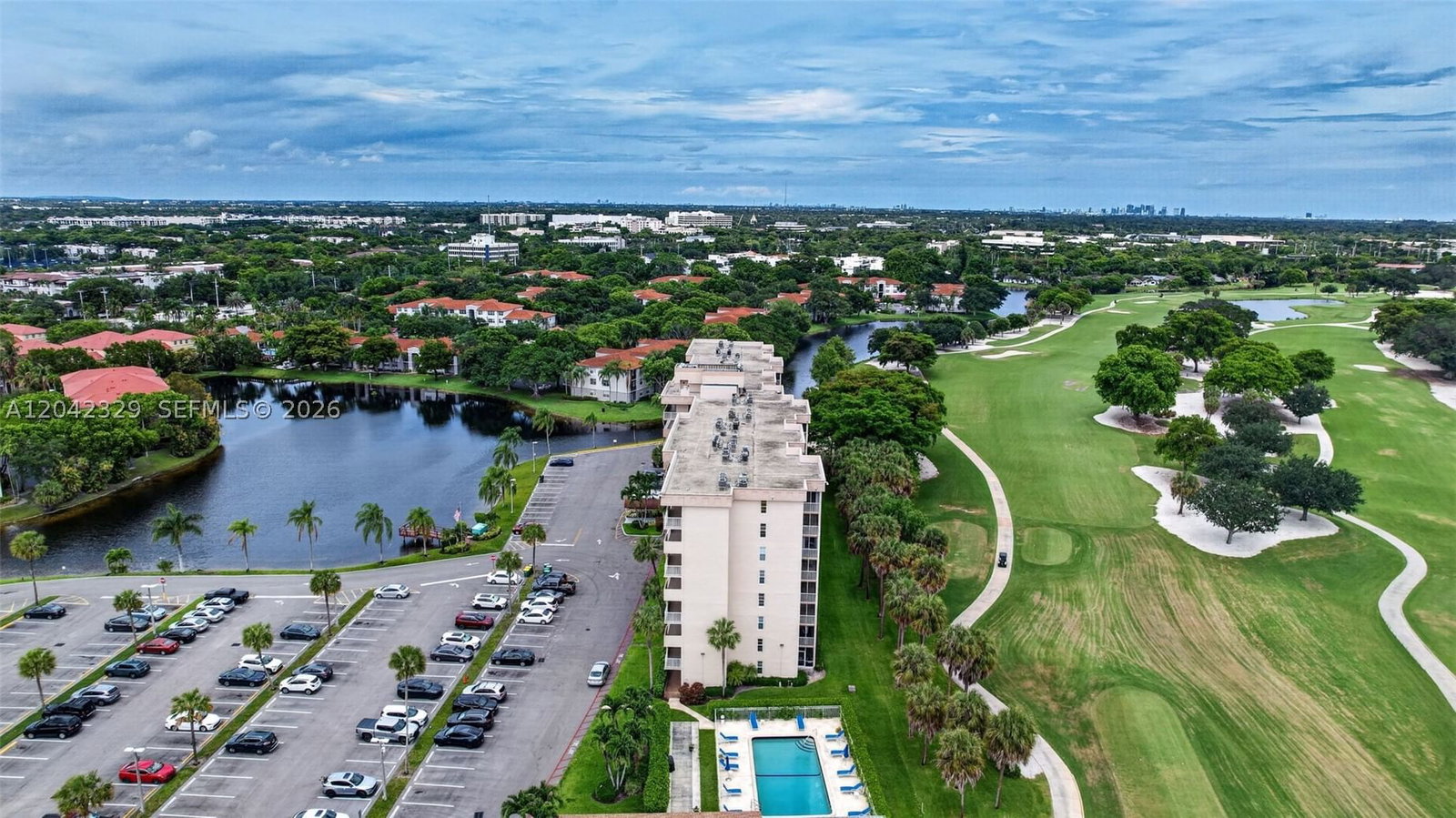 Real estate property located at 250 Jacaranda Dr #411, Broward, Coronado At Jacaranda Pha, Plantation, FL