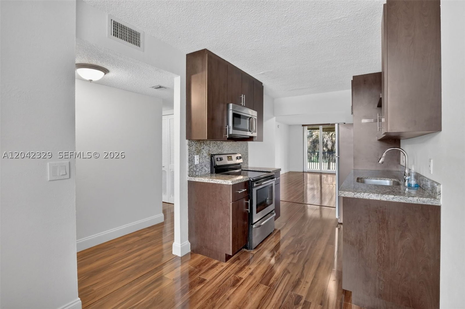 Real estate property located at 250 Jacaranda Dr #411, Broward, Coronado At Jacaranda Pha, Plantation, FL