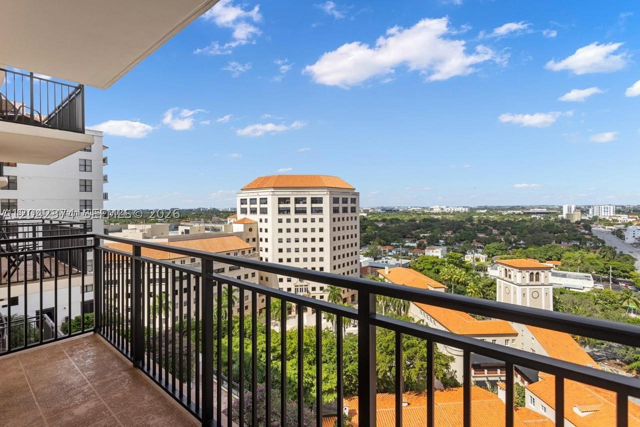 Real estate property located at 888 Douglas Rd #1405, Miami-dade, Puerta De Palmas Condo, Coral Gables, FL