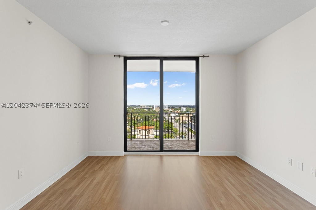 Real estate property located at 888 Douglas Rd #1405, Miami-dade, Puerta De Palmas Condo, Coral Gables, FL