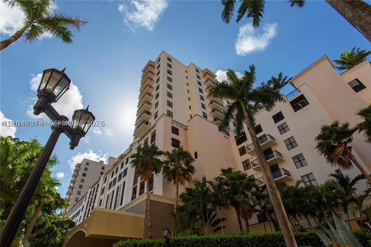 Real estate property located at 888 Douglas Rd #1405, Miami-dade, Puerta De Palmas Condo, Coral Gables, FL
