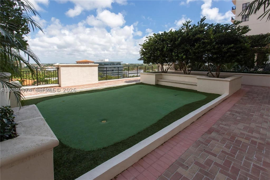 Real estate property located at 888 Douglas Rd #1405, Miami-dade, Puerta De Palmas Condo, Coral Gables, FL